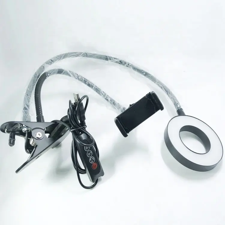 Ring light sa držačem za telefon je izrađen od veoma čvrstog ali fleksibilnog materijala, tako da mu lako možete promeniti ugao ili poziciju.